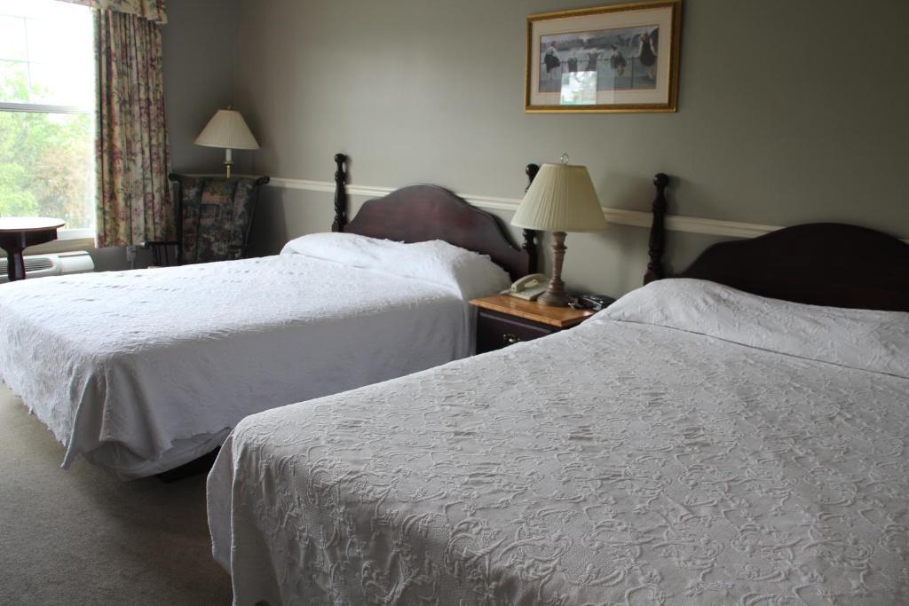 Lynwood Inn Baddeck Inlet الغرفة الصورة